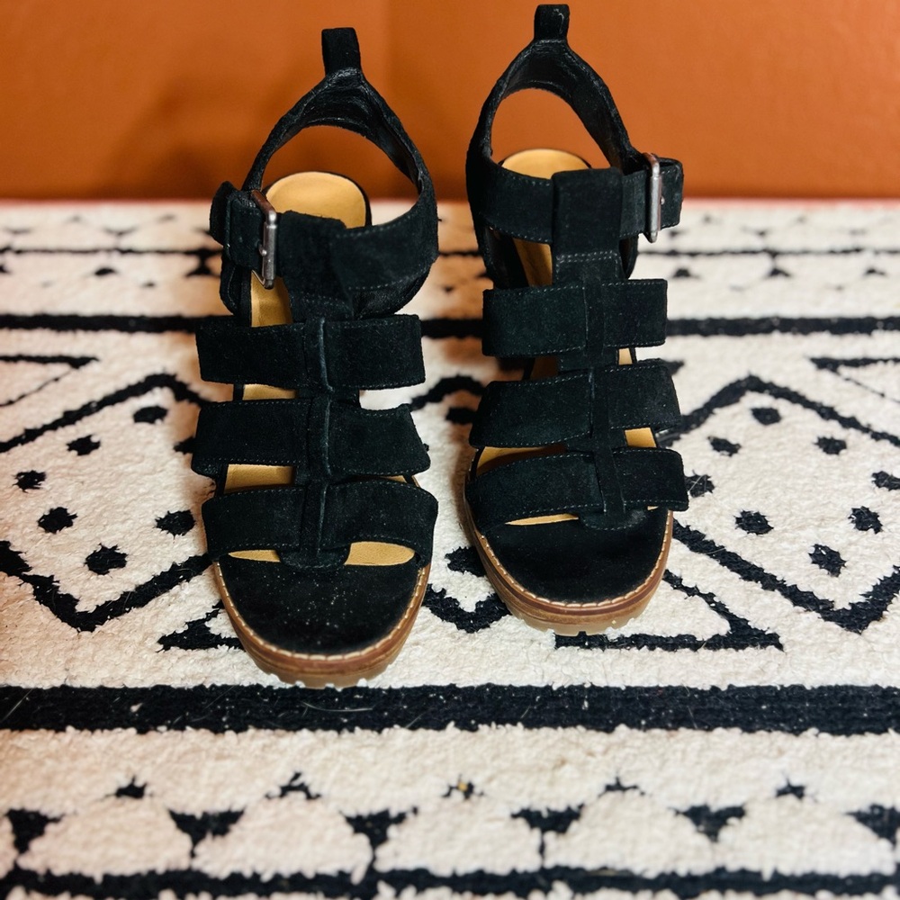 Crown Black women’s Sandals